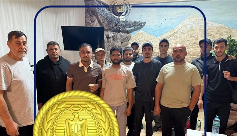 وزارة الخارجية تتابع أوضاع البحارة المصريين على متن سفينة تعرضت للقصف جنوب غرب روسيا.
