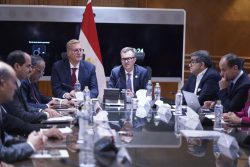 وزراء التخطيط والبترول يبحثان زيادة الإنتاج وتحسين خدمات المواطنين
