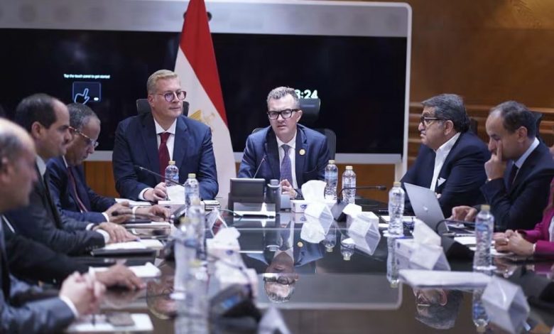 وزراء التخطيط والبترول يبحثان زيادة الإنتاج وتحسين خدمات المواطنين