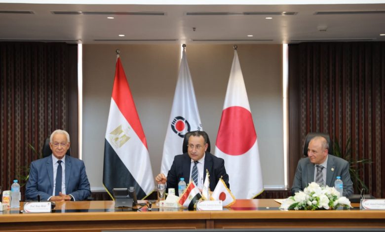 وزير التعليم العالي والقائم بعمل وزير الثقافة يتفقد الجامعة المصرية اليابانية ويتابع أحدث مشروعاتها التعليمية