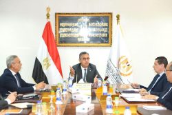 وزير التموين يوجه بضخ السلع وزيادة المعروض لضبط الأسواق وخفض الأسعار