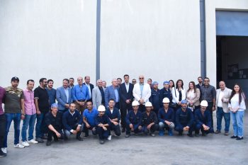 وزير الصناعة ومحافظ الإسكندرية يتفقدان مجمعاً صناعياً للأسمدة والصناعات الكيماوية ومصنعاً للمستلزمات الطبية
