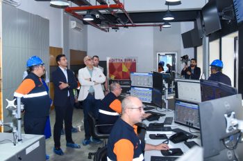 وزير الصناعة ومحافظ الإسكندرية يتفقدان مصنعين لإنتاج الكربون الأسود والإطارات التجارية بالعامرية