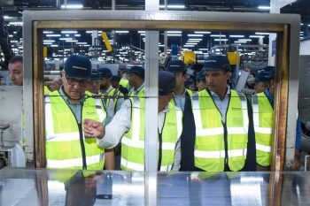 وزير الصناعة ومحافظ الإسكندرية يتفقدان مصنعين لإنتاج الكربون الأسود والإطارات التجارية بالعامرية