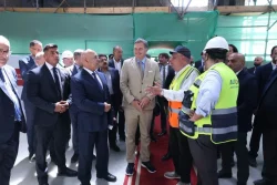 وزيرا النقل المصري والفرنسي يتفقدان مجمع "ألستوم" الصناعي بمدينة برج العرب الجديدة.