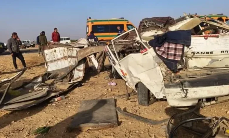 الجيزة:إصابة 5 اشخاص إثر انقلاب ميكروباص فى أطفيح