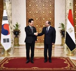 الرئيس السيسي يلتقي رئيس جمهورية كوريا بمقر الرئاسة الكورية في سول