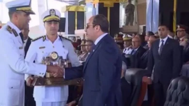 الرئيس السيسي يمنح أنواط الإمتياز من الطبقتين الأولى والثانية لأوائل خريجي أكاديمية الشرطة