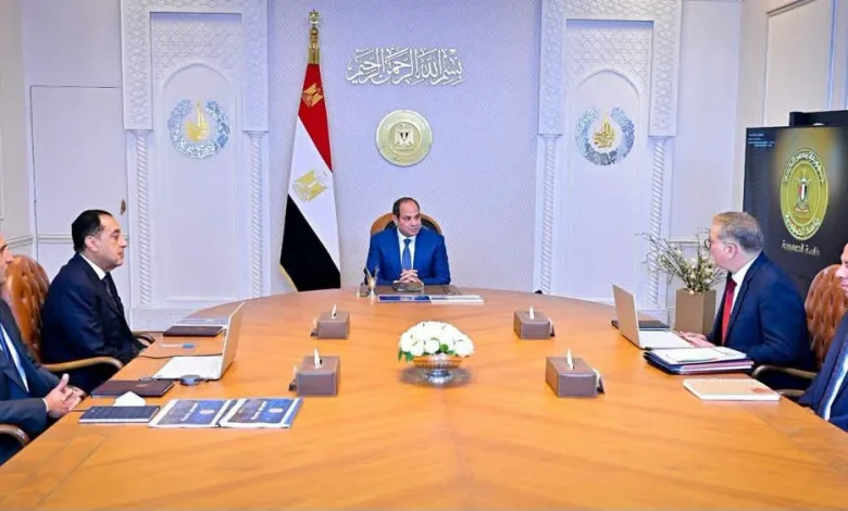 الرئيس السيسي يجتمع برئيس بمدبولي ووزيري البترول والثروة المعدنية والصناعة
