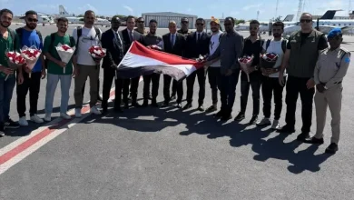 البحارة المصرين يصلون الي مقديشو تمهيدا لسفرهم الي القاهرة