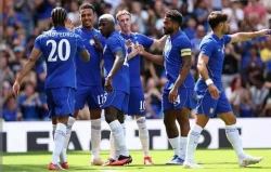 تشيلسي يُسقط إيفرتون بثنائية ويواصل الضغط على صدارة الدوري الإنجليزي
