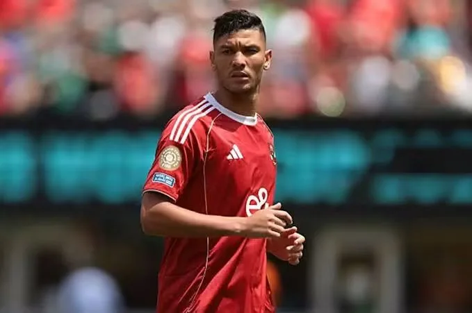 عموتة كلمة السر.. تطورات تحسم مستقبل أشرف داري مع الأهلي
