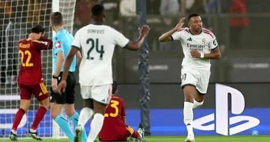 ريال مدريد يقلب تأخره أمام روما ويحسم المواجهة برباعية
