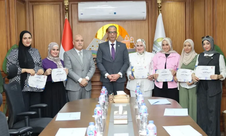 محافظ الجيزة يكرم فريق تمريض مستشفى الحوامدية العام