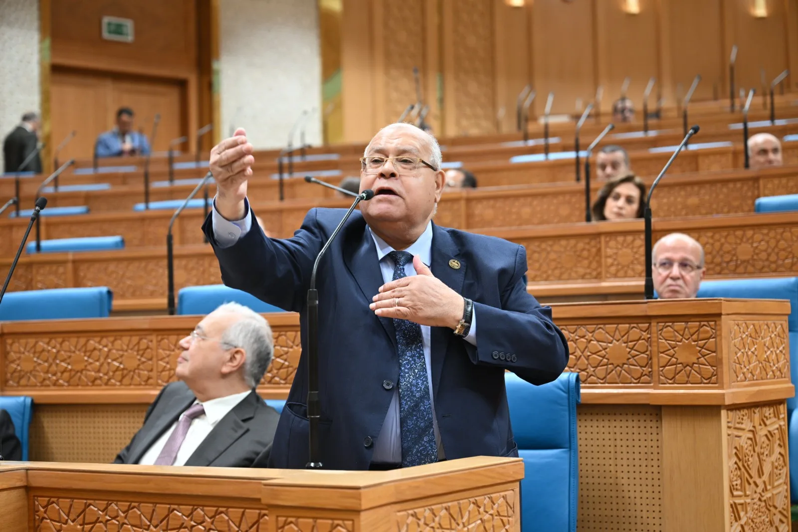 ناجي الشهابي: تجاوز الدولار 56 جنيهًا جرس إنذار بشأن الغلاء وتآكل القوة الشرائية.