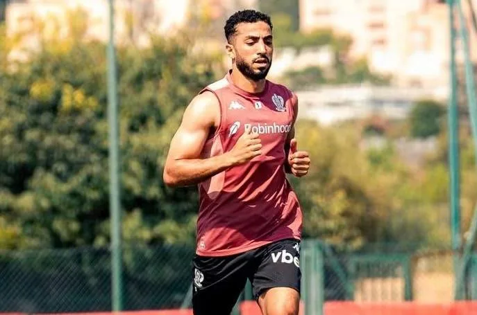 بالتنسيق مع المنتخب.. نيس يوضح سبب مغادرة محمد عبد المنعم معسكر الفراعنة