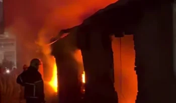 حريق مخزن مراتب بأبو النمرس يستنفر الحماية المدنية
