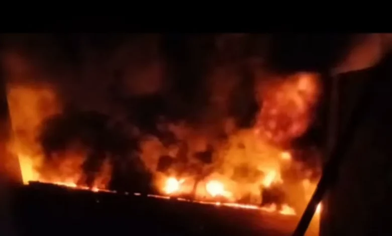 حريق مخزن مراتب بأبو النمرس يستنفر الحماية المدنية