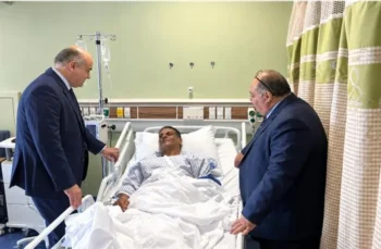 بعد إصابته في مطار الملك خالد.. أول رسالة من مصري