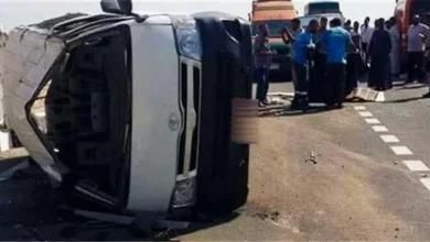 إصابة 14 شخصًا في انقلاب ميكروباص على محور الضبعة الصحراوي
