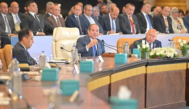 الرئيس السيسي يستعرض تحديات الطاقة وخطة مصر لزيادة الاعتماد على المصادر المتجددة