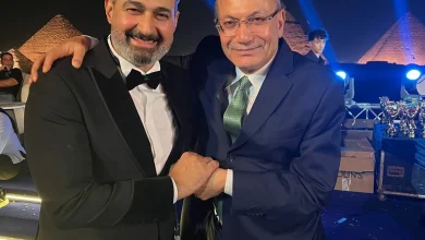 لقاء يجمع السفير التركي بالقاهرة مع الفنان ياسر جلال على سفح الأهرامات ويصفه
