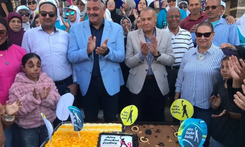 السياحة والمصايف بمناسبة شهر اكتوبر الوردي شاطئ ستانلي يستفيل محاربات سرطان الثدي في أحتفالية خاصة