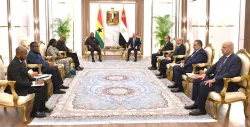 إستقبل الرئيس السيسي، اليوم، بمدينة العلمين الجديدة، السيد جون دراماني ماهاما، رئيس جمهورية غانا.