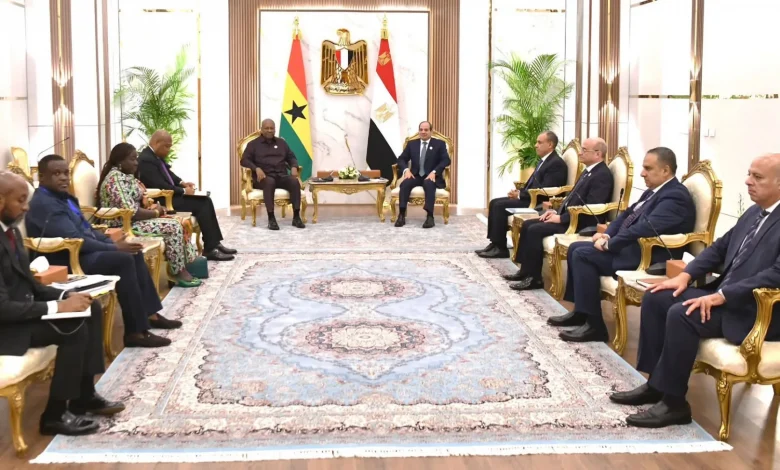 إستقبل الرئيس السيسي، اليوم، بمدينة العلمين الجديدة، السيد جون دراماني ماهاما، رئيس جمهورية غانا.