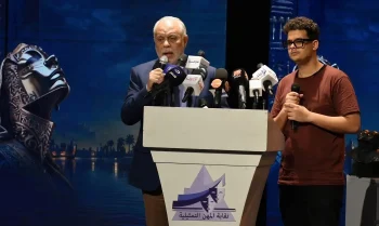 الفنان محمد عصمت: 410 شباب يتطوعون لتنظيم مهرجان نقابة المهن التمثيلية للمسرح المصري