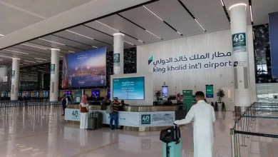 تعرض مطار الملك خالد الدولي وطائرة تابعة للخطوط السعودية لهجوم وإستشهاد 3 مواطنين.