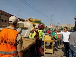 حملة إشغالات مكبرة بمنطقة القيسارية بحي غرب لإزالة التعديات على الطريق العام
