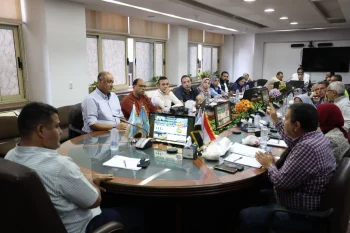 رئيس شركة الصرف الصحي بالإسكندرية يعقد اجتماعًا لتعزيز ورفع كفاءة الاستعداد للنوات المقبلة