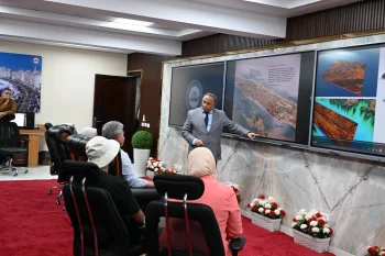 زيارة وزير السياحة والأثار الى المعهد القومي لعلوم البحار