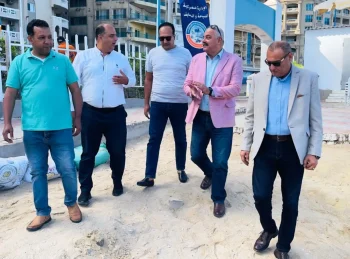 شاطئ المندرة يستقبل رحلة لذوى الهمم من محافظتي المنيا والجيزة