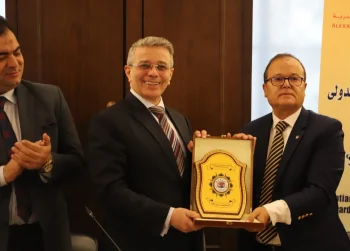 غرفة الإسكندرية تستقبل رئيس مصلحة الجمارك المصرية لبحث تحديات النقل الدولي والتخليص الجمركي