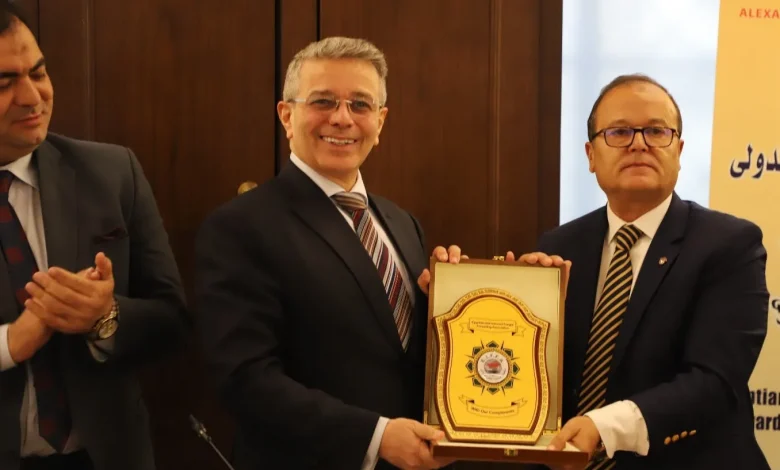 غرفة الإسكندرية تستقبل رئيس مصلحة الجمارك المصرية لبحث تحديات النقل الدولي والتخليص الجمركي