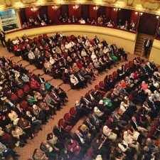 في أولى حفلات مهرجان ومؤتمر الموسيقى العربية الـ34 بأوبرا الإسكندرية مدحت صالح لجمهوره إسكندرية وش السعد عليّ