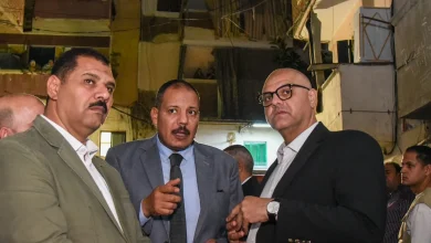 محافظ الإسكندرية ومدير الأمن يتابعان ميدانيًا جهود الإنقاذ عقب سقوط عقار بحي شرق
