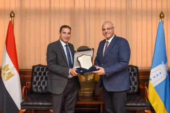 محافظ الإسكندرية يبحث مع الجهاز القومي لتنظيم الاتصالات تعزيز الوعي بالأمن السيبراني وحماية الأطفال من مخاطر الإنترنت
