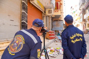 محافظ الإسكندرية يتابع ميدانيًا بدء أعمال إزالة أجزاء من العقار المائل بمنطقة لامبروزو وفقًا للتوصيات الهندسية