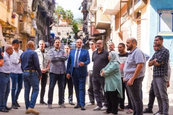 محافظ الإسكندرية يتابع ميدانيًا بدء أعمال إزالة أجزاء من العقار المائل بمنطقة لامبروزو وفقًا للتوصيات الهندسية