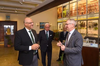 محافظ الإسكندرية يستقبل سفير أيرلندا لبحث سبل تعزيز التعاون المشترك بين الجانبين