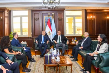 محافظ الإسكندرية يستقبل سفير السويد بالقاهرة لبحث تعزيز التعاون في النقل الحضري وإدارة المخلفات والتعليم