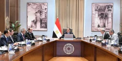 مدبولي يستعرض خطط تطوير مطار العاصمة الجديدة وإقامة منطقة استثمارية ولوجستية