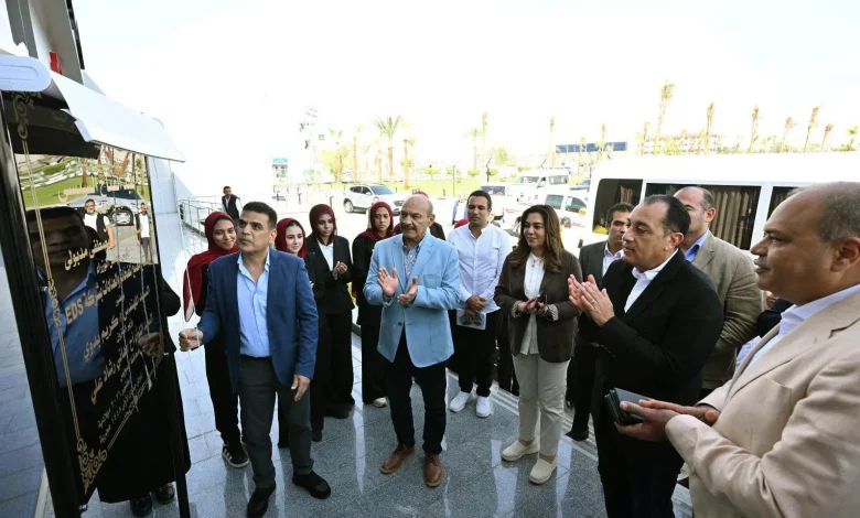 مدبولي يفتتح مصنع الطلمبات الرقمية وعدادات الغاز الذكية بالسويس