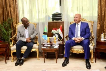  ميناء الإسكندرية وزيرا النقل المصري والتنزانى في جولة تفقدية ومباحثات للتعزيز التعاون المشترك
