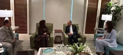 وزير الخارجية يبحث مع نظيرته اليمنية جهود التهدئة وأمن الملاحة بالبحر الأحمر