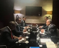 وزير الخارجية يبحث مع نظيره الصومالي تعزيز العلاقات الثنائية