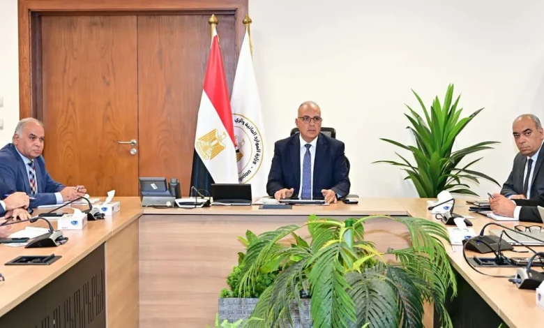 وزير الري يتابع التوسع في تطبيق التوأمة الرقمية للترع